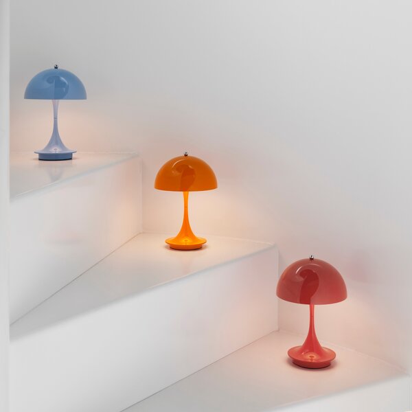 Prenosná lampa Panthella 160, Chrome opal beige – Louis Poulsen
