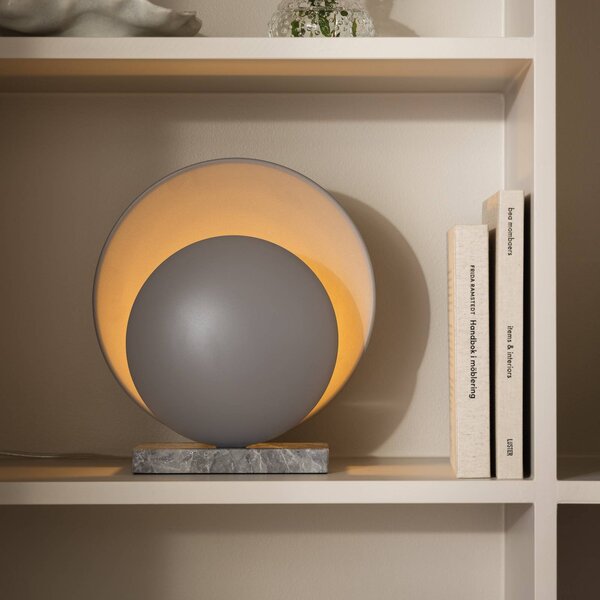 Globen Lighting stolová lampa ORBIT, sivá, mramor, výška 32 cm, Hliník / sivá / zinok, Obývacia izba / jedáleň, Kameň, Dizajn, Stojacie svietidlo