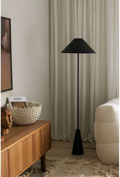 Globen Lighting stojacia lampa Cannes, čierna, výška 140 cm, Čierna, Obývacia izba / jedáleň, kov, Dizajn, Stojaca lampa