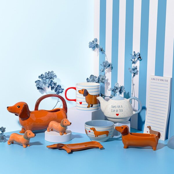 Porcelánová kanvička na zalievanie Sausage Dog – Sass & Belle