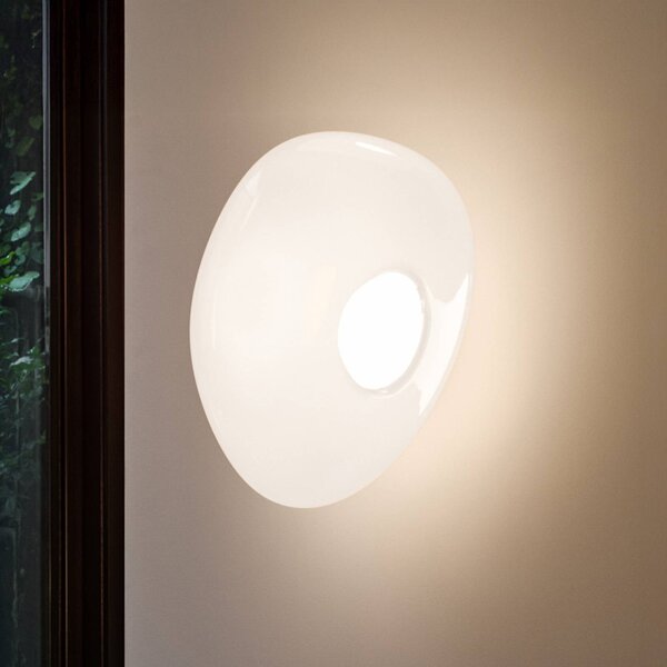 Tom Dixon LED nástenné svetlo Melt, Ø 50 cm, opálová/chrómová farba, Chrómová / strieborná, Obývacia izba / jedáleň, Plast, Dizajn, Nástenné svietidlo