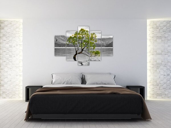 Obraz stromu uprostred jazera (150x105 cm)