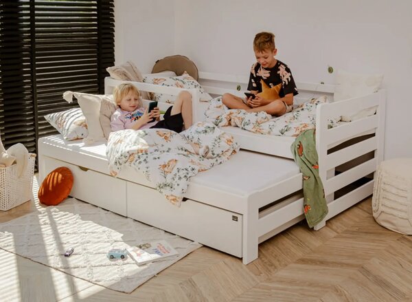 MAXMAX Detská posteľ z masívu borovice SANDRA s prístelkou a zásuvkami - 200x90 cm - BIELA