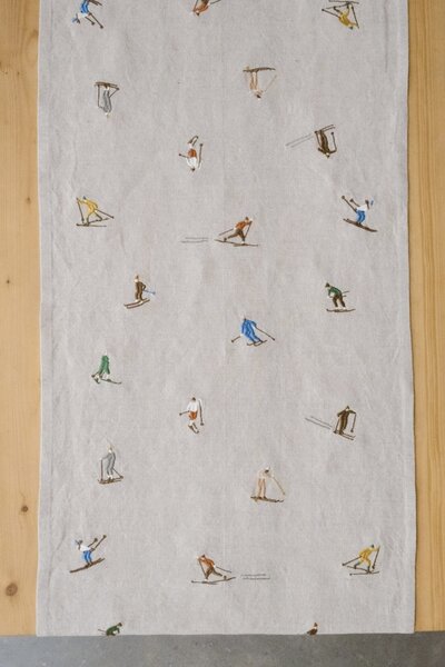 Vyšívaný běhoun na stůl Skiers Nature 45 × 150 cm
