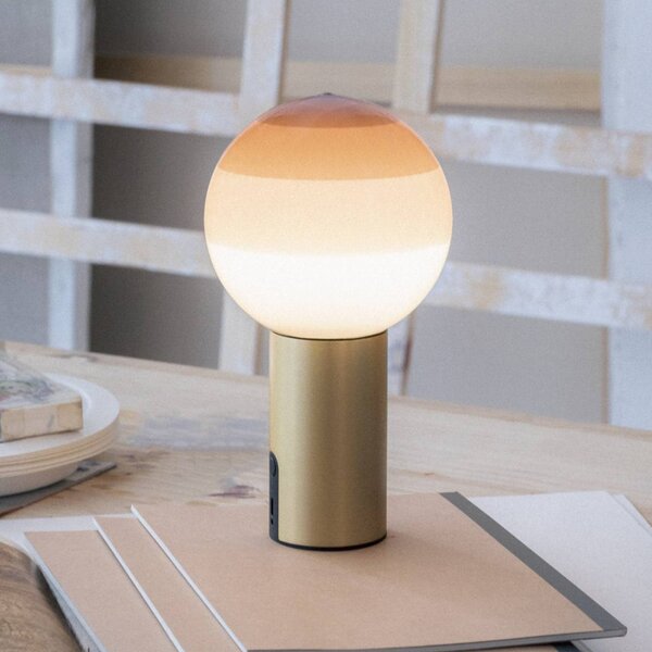 MARSET Akumulátorová stolová lampa Dipping Light, krémová/mosadz, stmievateľná, Krémová / jantárovo žltá, Obývacia izba / jedáleň, Sklo, Dizajn, Stojacie svietidlo