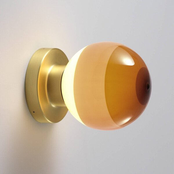 MARSET LED nástenné svetlo Dipping Light A2, krémová/mosadz, Mosadz / zlato, Obývacia izba / jedáleň, kov, Dizajn, Nástenné svietidlo