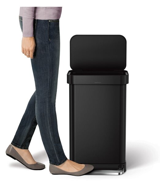 Pedálový oceľový odpadkový kôš 45 l – simplehuman