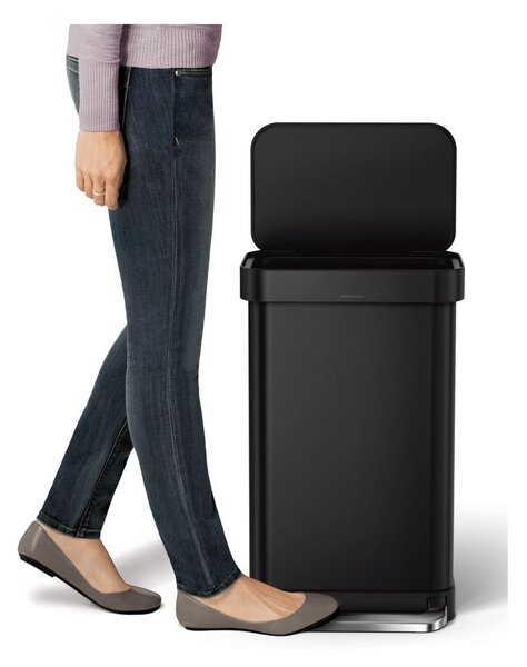 Pedálový oceľový odpadkový kôš 45 l – simplehuman