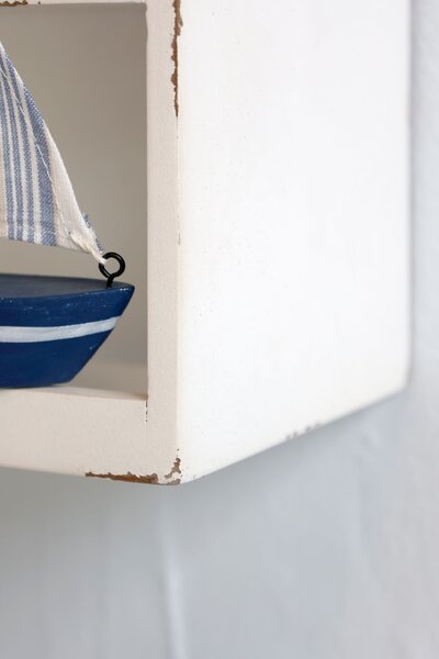Biela antik nástenná polička Chic Antique so 6 priehradkami – 50*14,5*37 cm - Chic Antique
