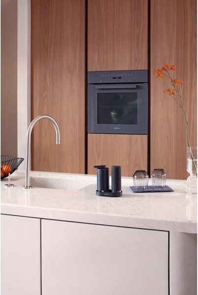 Sivý plastový stojan na umývacie prostriedky SinkStyle – Brabantia
