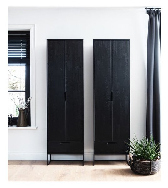 Čierna šatníková skriňa z jaseňového dreva 60x210 cm Silas – WOOOD