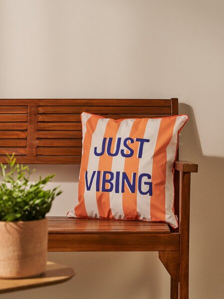Sinsay - Obliečka na vankúš s nápisom „Just Vibing” - oranžová