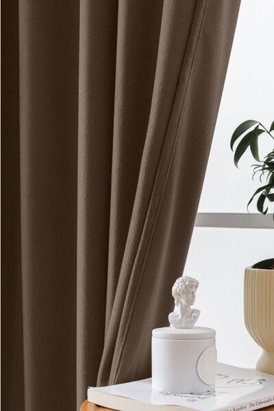 Tmavý zatemňovací záves VELVET 140x270 cm Zavesenie: Riasiaca páska