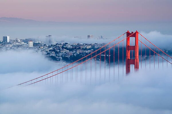 Umelecká fotografie View of Golden Gate Bridge on a foggy day, fcarucci, (40 x 26.7 cm)