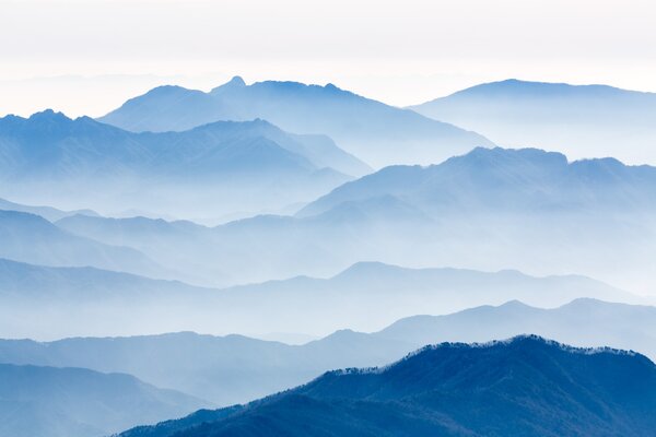Umelecká fotografie Misty Mountains, Gwangseop eom, (40 x 26.7 cm)
