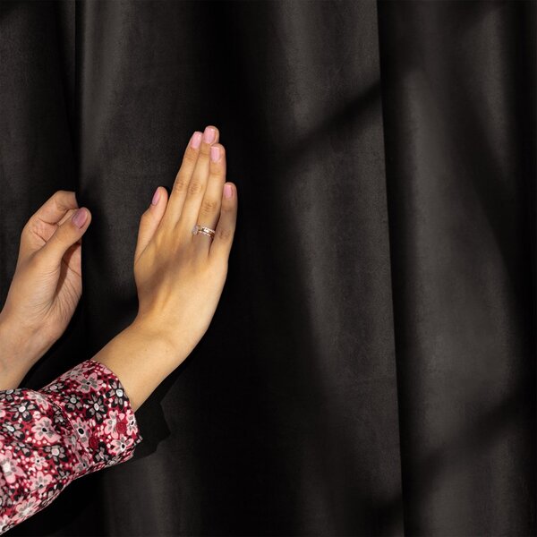 Záves AmeliaHome Velvet s multifunkčnou páskou čierny, veľkosť 140x270