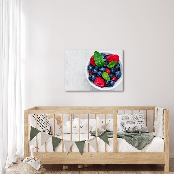 Obraz - miska s lesným ovocím (70x50 cm)
