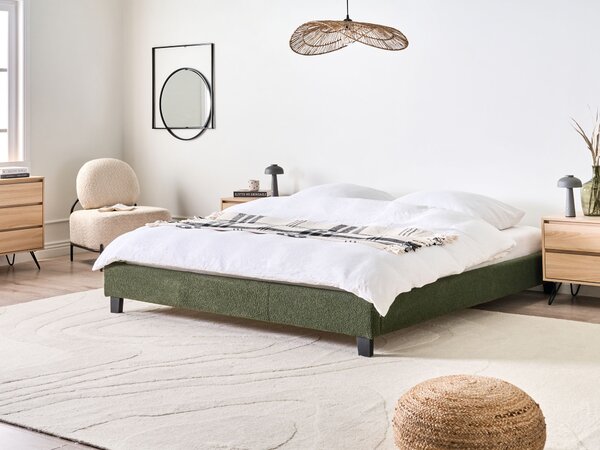 Posteľ čalúnená tmavozelená buklé 180 x 200 cm rám postele s roštom bez čela spálňa moderný minimalistický štýl