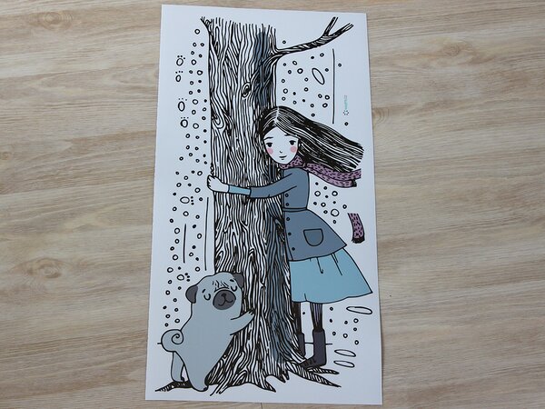 Nalepte.cz Dievča a mops textilní prelepiteľná nálepka na stenu arch 23 x 46 cm