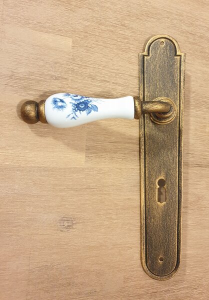 GALBUSERA Kovaná kľučka 2609 - spätná pružina, PZ, 72 mm, porcelán D5, antická čierna