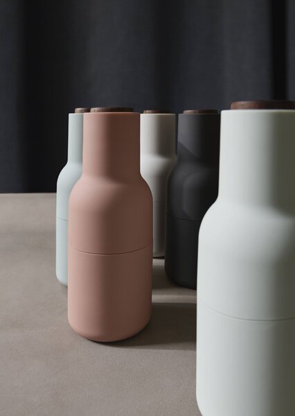 Mlynček na soľ a korenie Bottle Ash/Carbon Walnut – set 2 ks