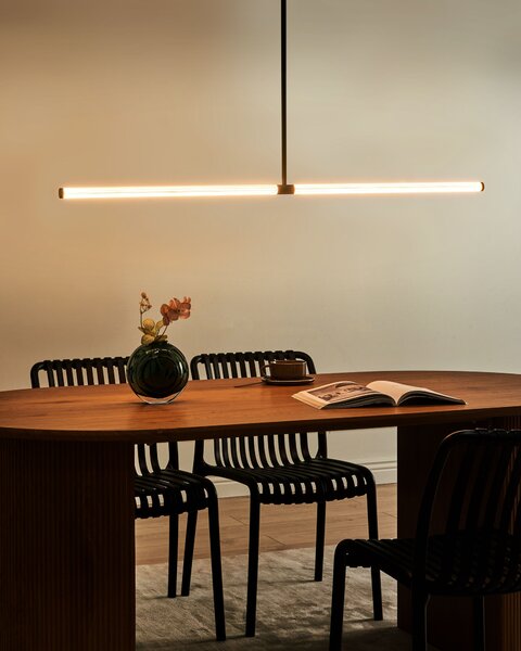 Závesné LED svietidlo čierne kovové lineárne moderný minimalistický štýl kuchyňa jedáleň