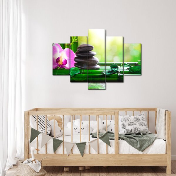 Obraz masážnych kameňov a orchidey na vode (150x105 cm)