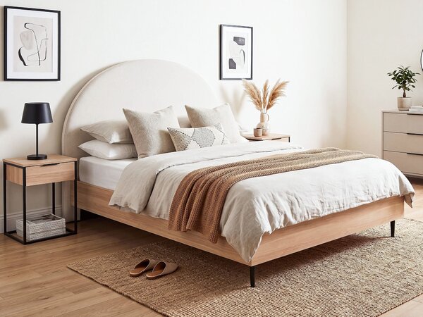 Posteľ biela svetlé drevo polyester 140 x 200 cm čalúnené čelo MDF rám kovové nohy lamelový rošt moderný štýl spálňa