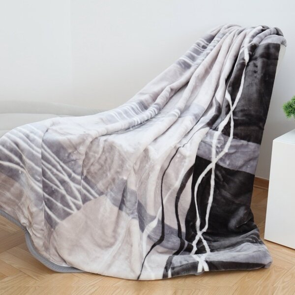 Teplá deka v odtieňoch sivej a béžovej farby Sivá
