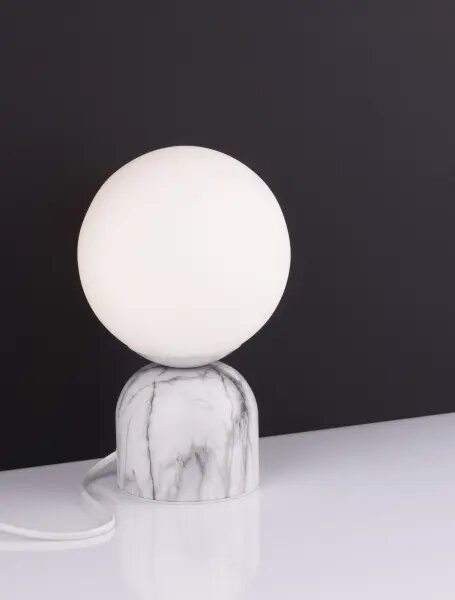 Dizajnová stolová lampa Kenio – E27