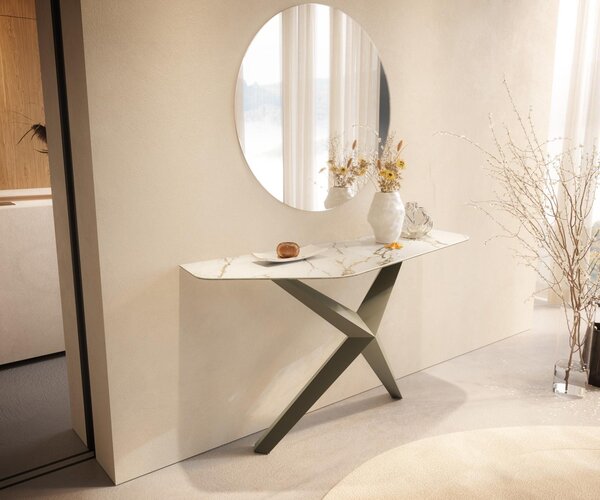 DELIFE Konzolový stolík Edge polygonálny 140×50 cm keramika Calacatta Luxe bielo-zlato-šedá Zentharo kov titánová farba