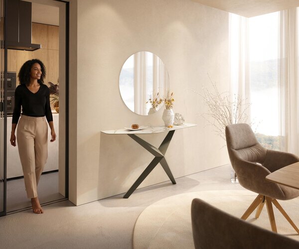 DELIFE Konzolový stolík Edge polygonálny 140×50 cm keramika Calacatta Luxe bielo-zlato-šedá Zentharo kov titánová farba