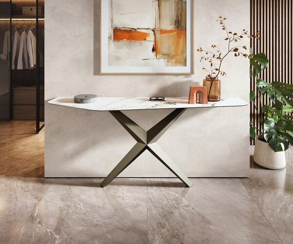 DELIFE Konzolový stolík Edge polygonálny 180×50 cm keramika Calacatta Luxe bielo-zlato-šedá Zentharo kov titánová farba