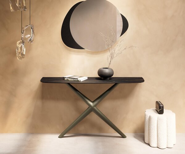 DELIFE Konzolový stolík Edge zaoblený tvar 140×40 cm keramika Laminam® Noir Desir hnedá Estelo kov titánová farba