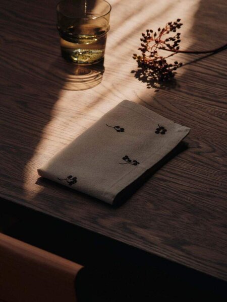 Ferm Living Obrúsky Baies set 4ks, natural / dark chocolate
