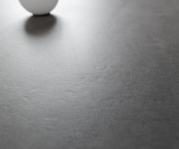 DELIFE Konferenčný stolík Edge zaoblený 140×80 cm keramika betónová sivá Lumia akryl