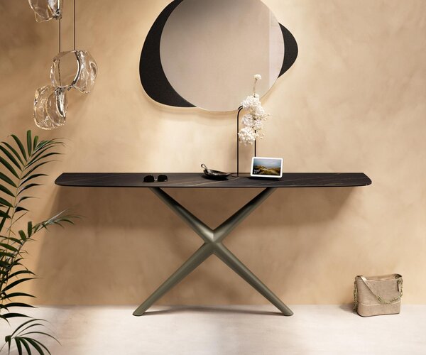 DELIFE Konzolový stolík Edge zaoblený tvar 180×40 cm keramika Laminam® Noir Desir hnedá Estelo kov titánová farba