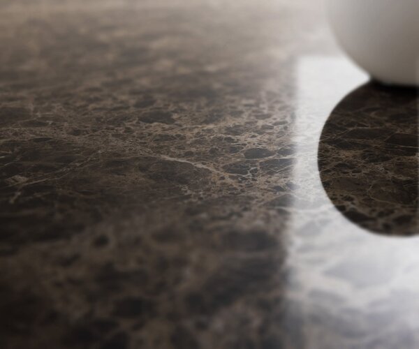 DELIFE Jedálenský stôl Edge zaoblený 180-220×100 cm keramika Emperador Extra Lucidato tmavohnedá podstava v tvare V plochá oceľ čierna rozkladací