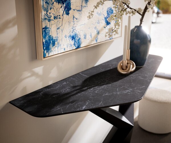 DELIFE Konzolový stolík Edge polygonálny 140×50 cm keramika Laminam® Nero Greco antracitová Zentharo kov čierna