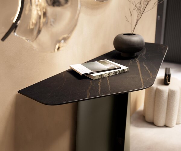 DELIFE Konzolový stolík Edge polygonálny 140×50 cm keramika Laminam® Noir Desir hnedá Livos kov titánová farba
