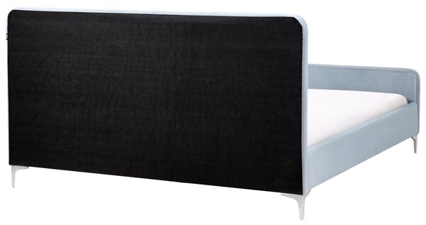 Posteľ svetlomodrá zamatové čalúnenie 160 x 200 cm prešívané čelo kovové nohy lamelový rošt moderný dizajn spálňa