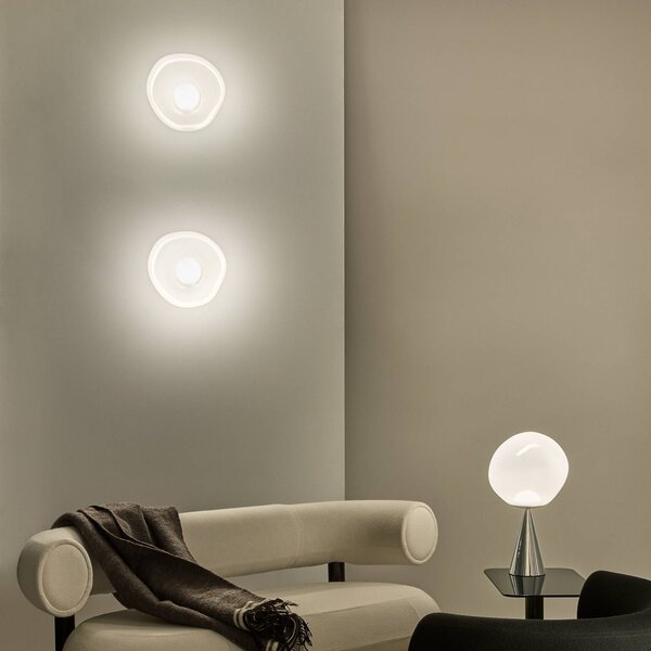 Tom Dixon LED nástenné svetlo Melt, Ø 29 cm, opálová/chrómová farba, Chrómová / strieborná, Obývacia izba / jedáleň, Plast, Dizajn, Nástenné svietidlo