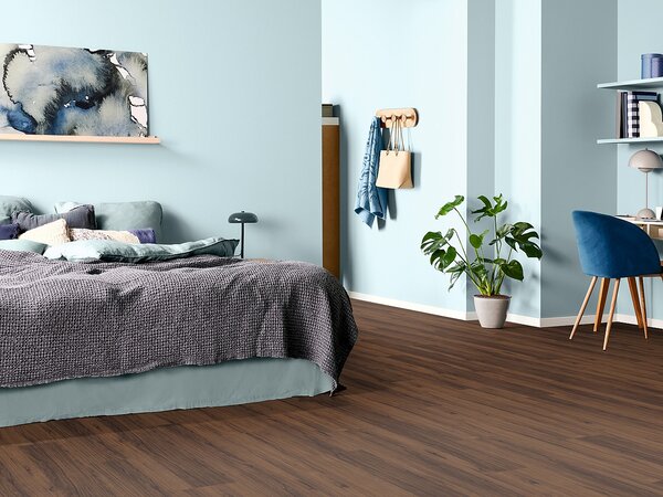 EGGER Nature sense classic 32 Orech warmia hnedý EL1307 - 2.00 m2