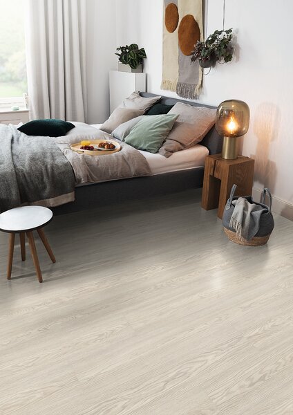 EGGER E-motion aqua 32 Dub soria biely EL2062 - 2.00 m2