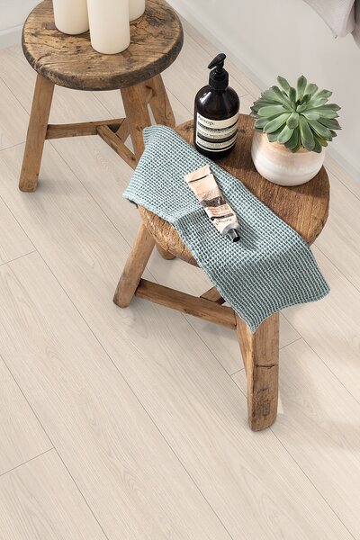 EGGER E-motion aqua plus Dub casella biely EL2150 - 2.00 m2