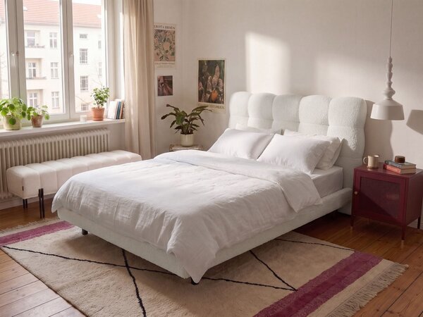 Posteľ krémová biela buklé čalúnenie prešívané čelo lamelový rošt 120 x 200 cm kovové nohy moderný štýl spálňa