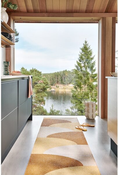 Okrovožltý vnútorný a vonkajší behúň 70x270 cm Hill Ochre Pale Yellow – Pappelina