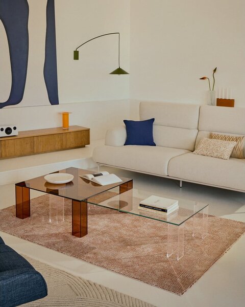 Hnedý sklenený konferenčný stolík 85x85 cm Adularia – Kave Home