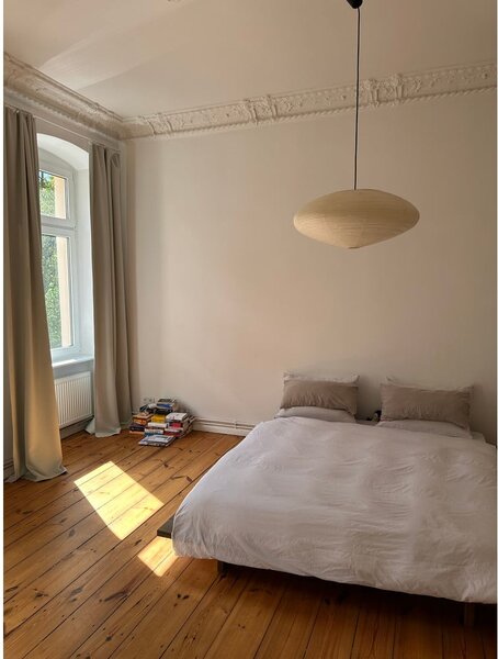 Hnedá jednolôžková posteľ z borovicového dreva s roštom 120x200 cm Japan – Karup Design