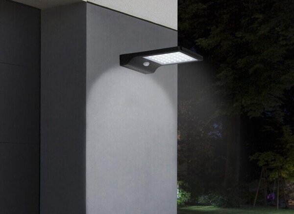 HÖFFTECH - LED solárna nástenná lampa so senzorom LED/3,7V 2200 mAh IP44